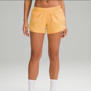 Lululemon hotty hot LR short 4” Lined in mango dream size 6